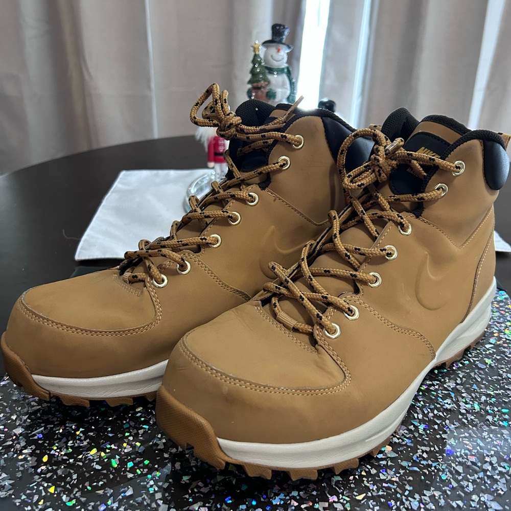 Nike Men's Manoa
